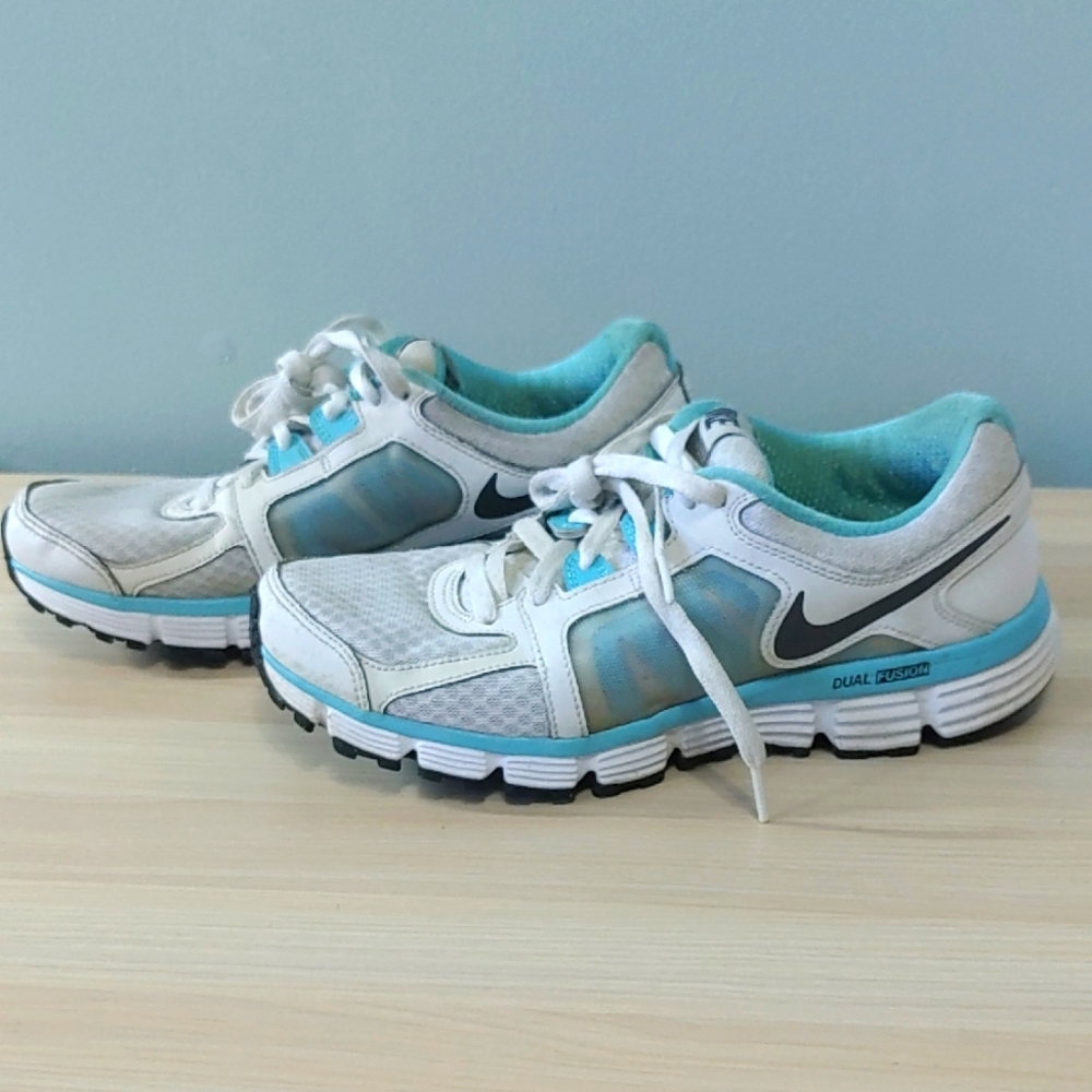 Nike Dual Fusion ST2 Trainers   Size 8